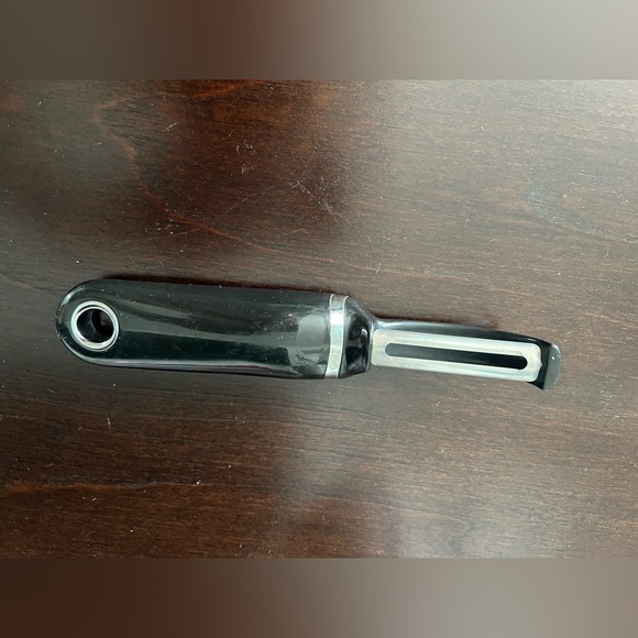 5 for $10 !!! KitchenAid double edged vegetable peeler - Picture 2 of 3